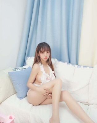 一对浑圆的胸乳被揉捏小说