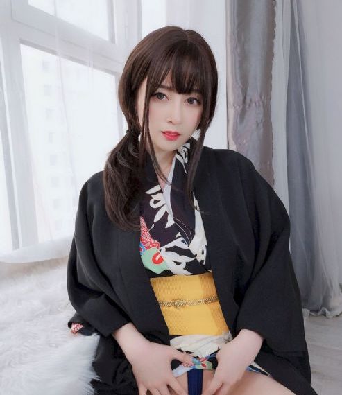 御津井芭华