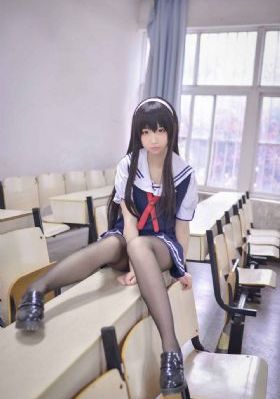 女大学生的沙龙室在线